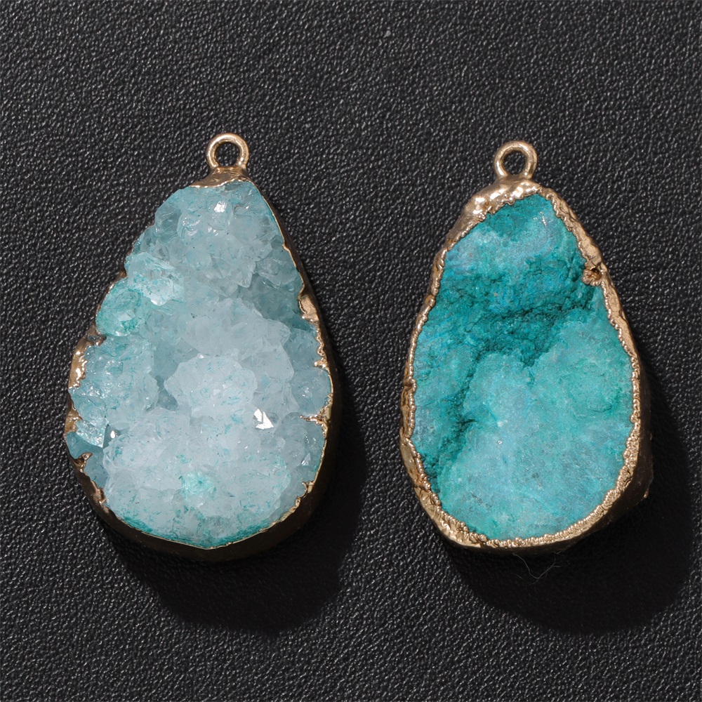 Crystal Pendant Necklace Natural Stone - 1PC 天然瑪瑙ジオードペンダント 25 × 38 ミリメートル染色ブルークリスタルクラスターペンダントユニークな宝石ジュエリー