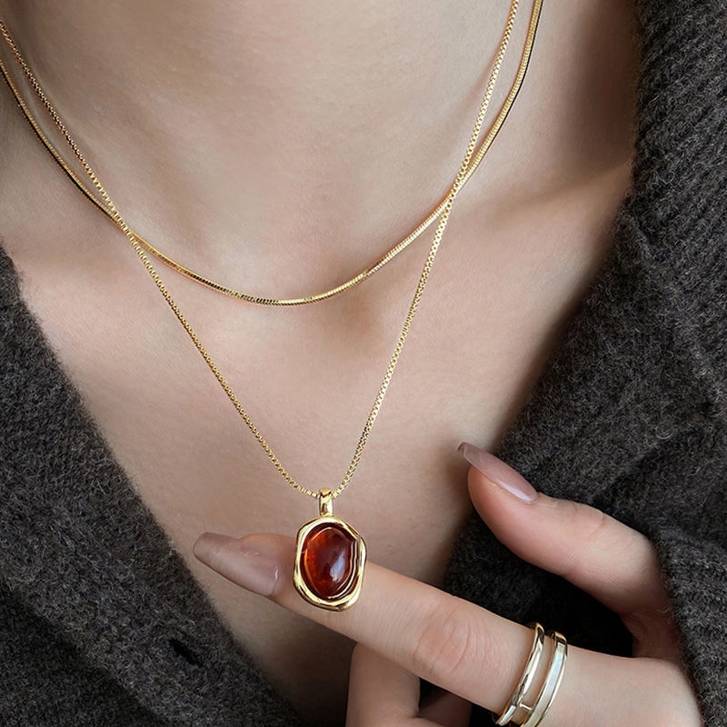 Layered Pendant Necklace Aesthetic - 女性のためのヴィンテージダブルレイヤーネックレス,天然石のペンダント,ゴールドスネークチェーン,美的ジュエリー,ファッションギフト