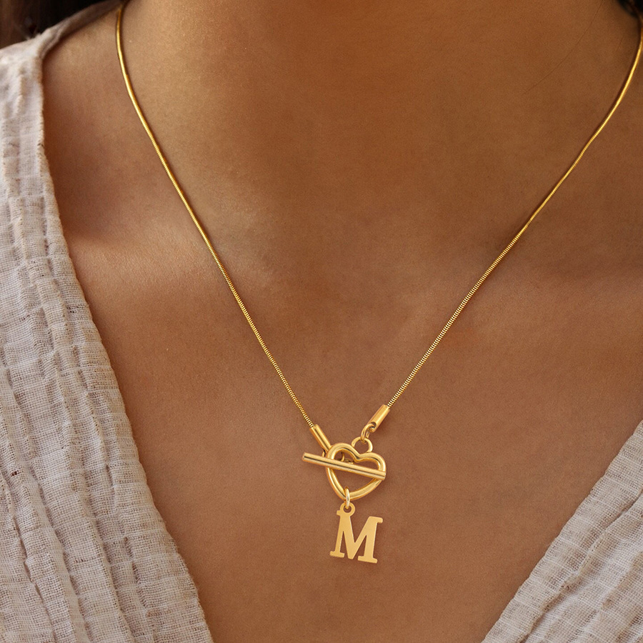 Initial Letter Necklace 18K Gold - ファッションA-Zイニシャルハートペンダントネックレス18Kゴールドメッキネックレスキュートな文字ステンレススチールネックレス女性用