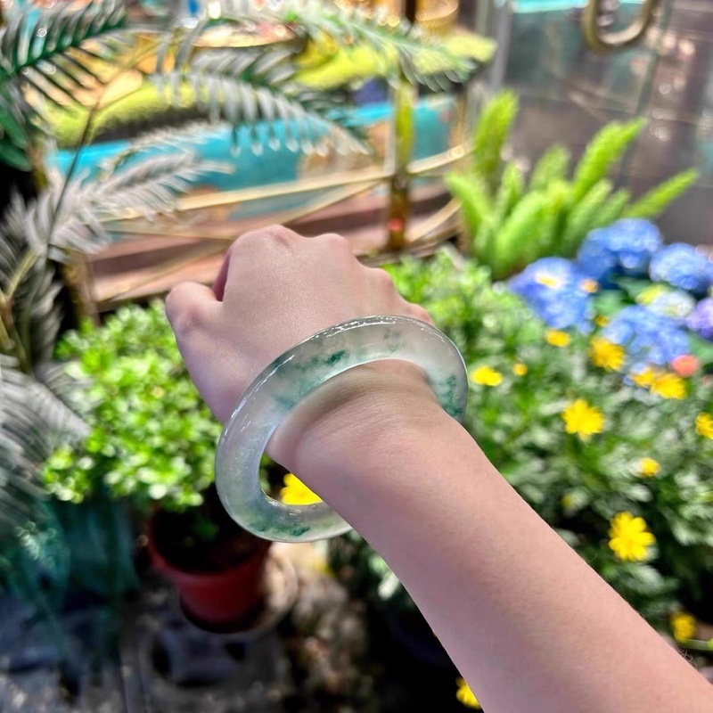 AAA級の高品質なドゥロン代替品、花柄のアイスタイプ、丸型ジ - Bracelets のレビューと価格