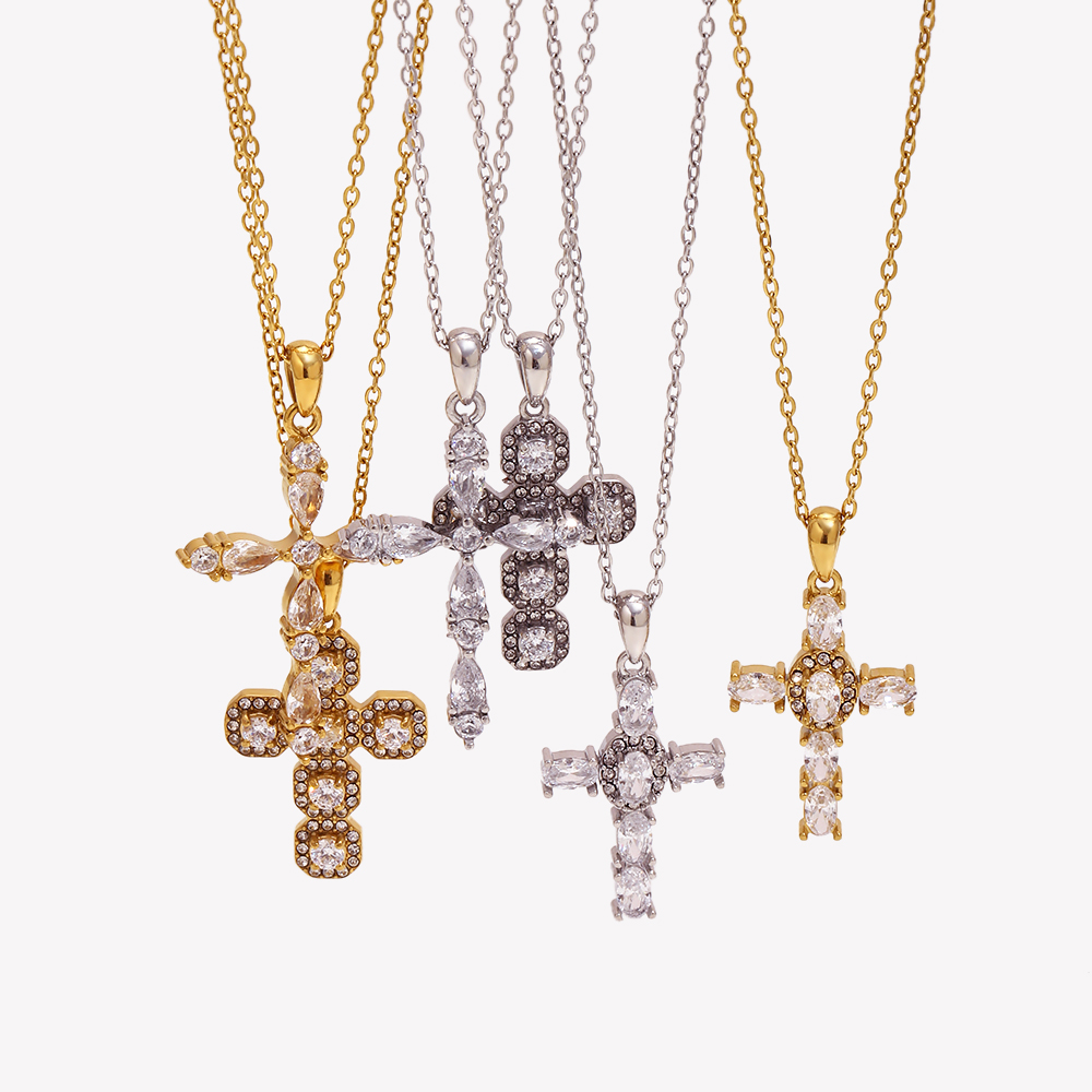 E.B.belle マルチスタイルジルコンクロスペンダントネ - Cross Pendant Necklace Gold のレビューと価格