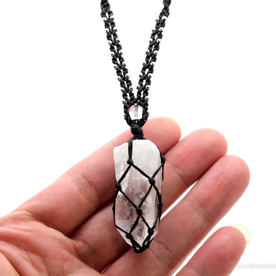 クリスタルクォーツマクラメ編組石ペンダントネックレス女性のた - Crystal Pendant Necklace Natural Stone のレビューと価格