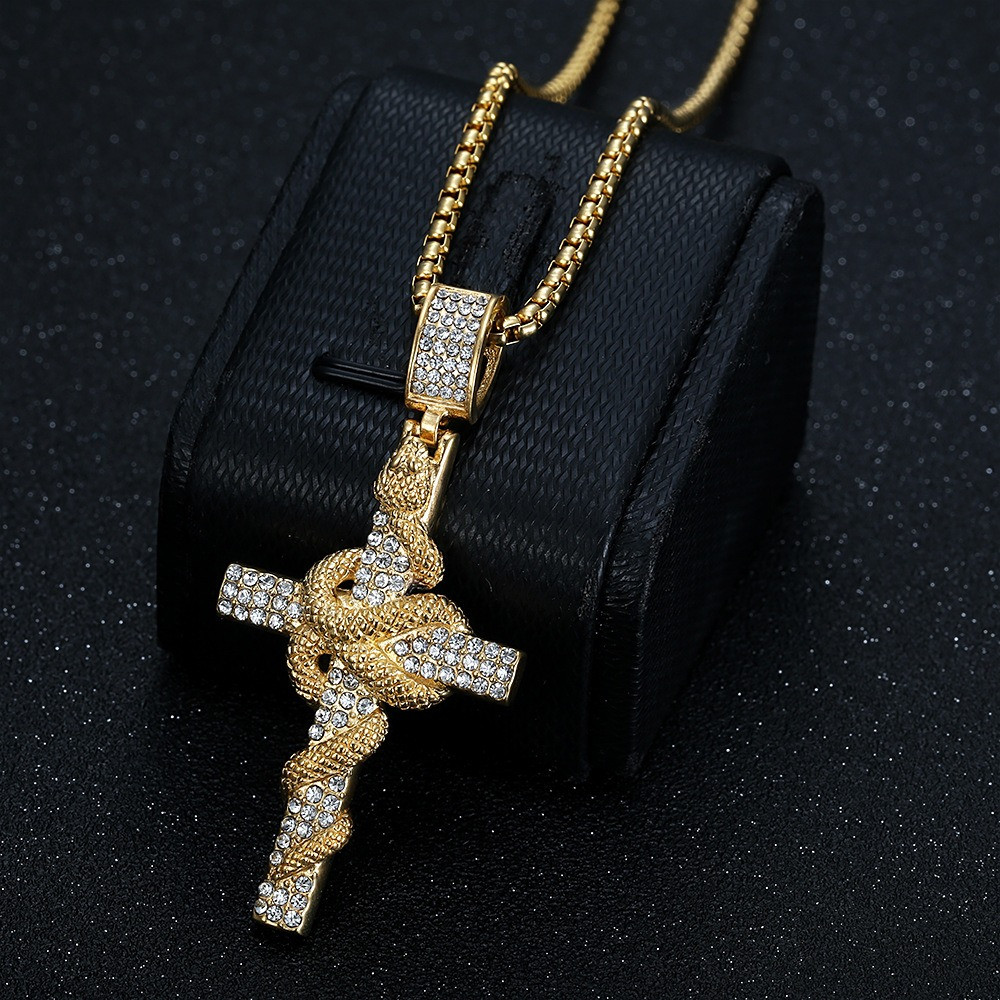 ヘビ模様の彫刻が施されたステンレス鋼のクロスペンダントネック - Cross Pendant Necklace Gold のレビューと価格