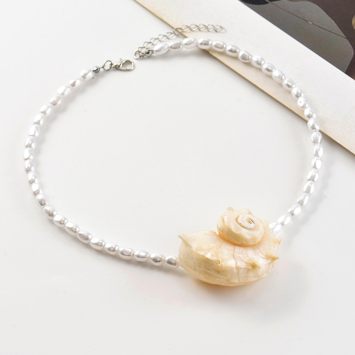 ヴィンテージボヘミアン天然コンクシェルペンダントネックレス女 - Pearl Choker Necklace Vintage のレビューと価格