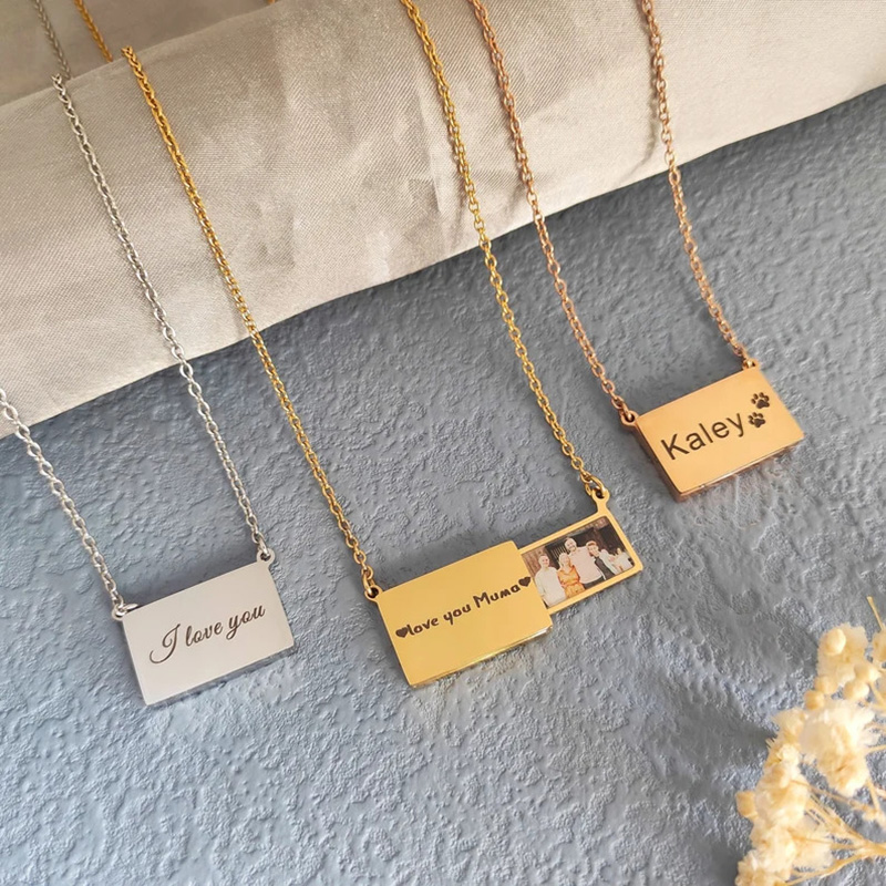 パーソナライズされたステンレス製フォトロケットネックレス - - Heart Locket Necklace Photo のレビューと価格