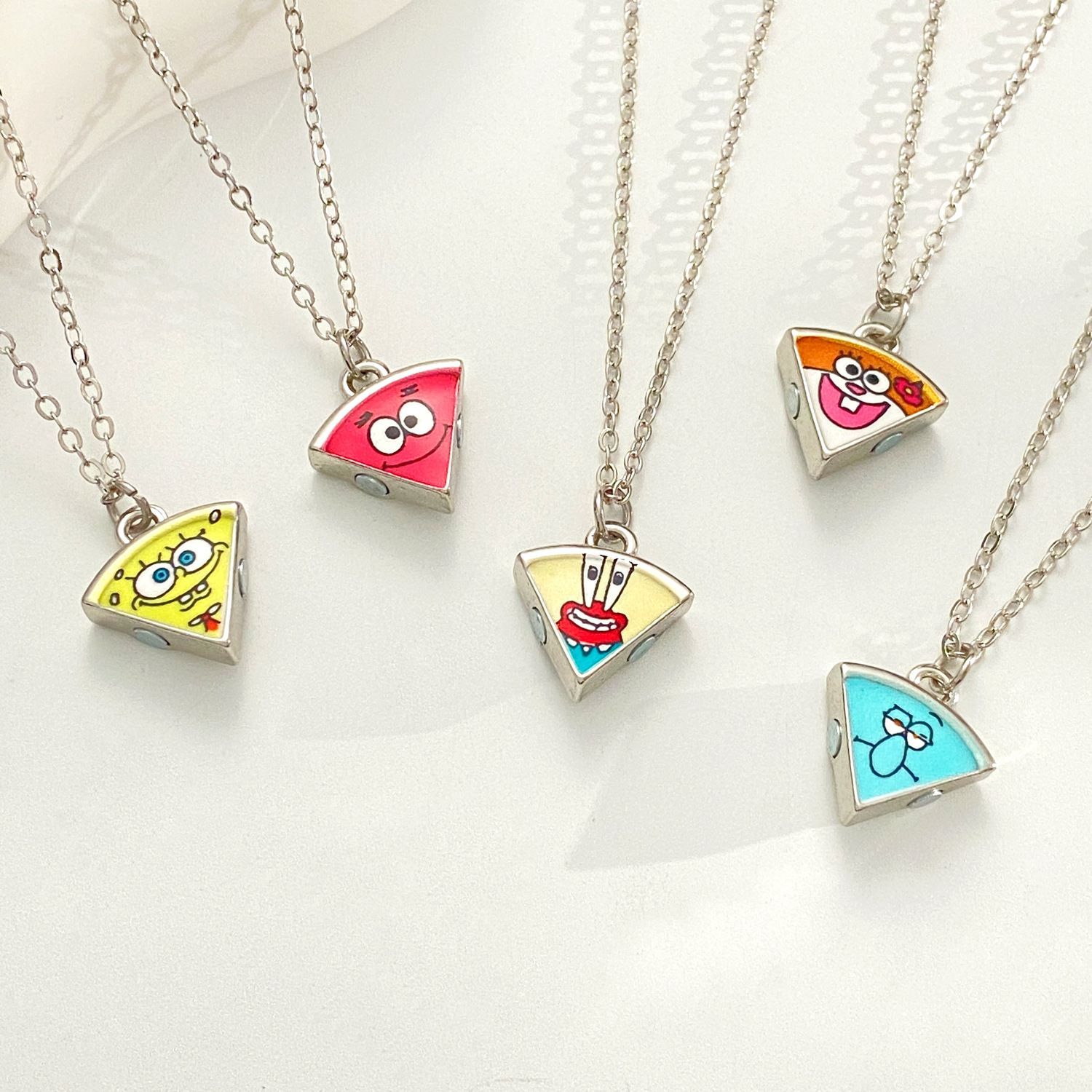 かわいいパトリック・スターのピザマグネットスプリットネックレ - Anime Pendant Necklace のレビューと価格