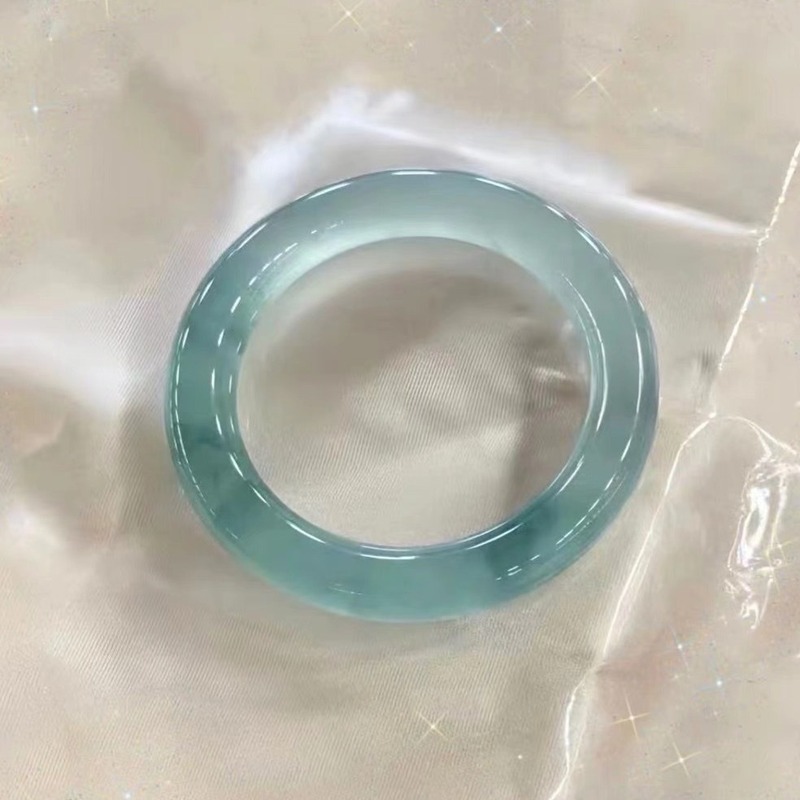 天然の高品質な氷のような模様を持つ、ビルマ産の古鉱山産ガラス - Bracelets のレビューと価格